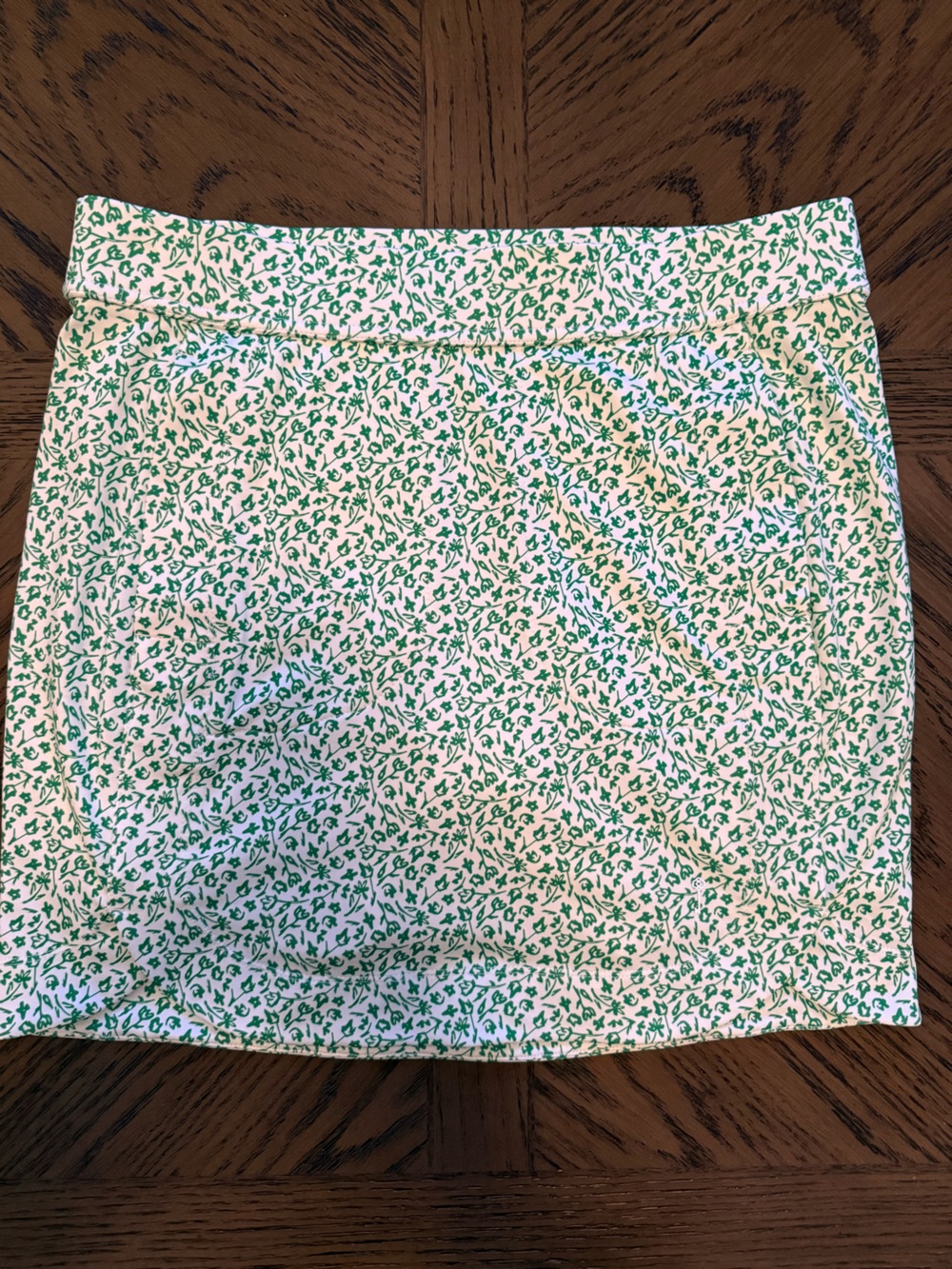Belyn Key Green and White Floral Skort